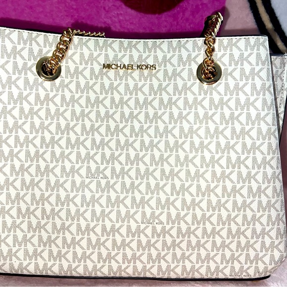 MK purses - Picture 1 of 3